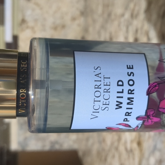 Victoria's Secret Wild Primrose Mist. - Picture 3 of 7